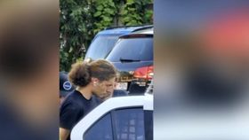 VIDEO „Să știți că această oportunitate va fi valorificată în ultimul cuvânt al inculpatului” Zid de gardieni în jurul lui Vlad Pascu. Ce a spus avocatul tânărului?